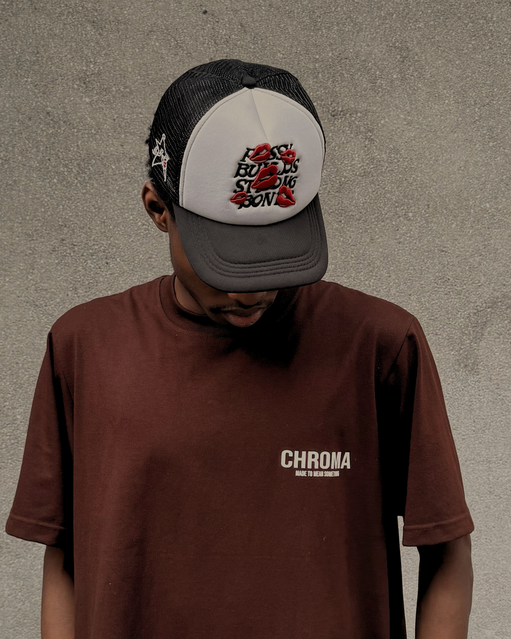 MOTION TEE IN CHOCO BROWN